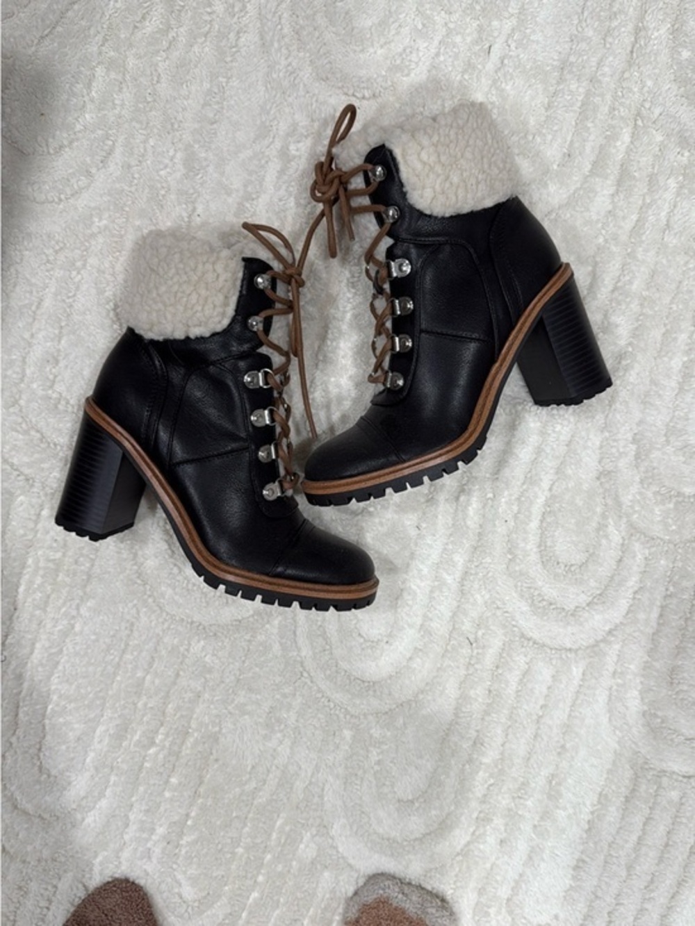 Women’s Black Faux-Shearling Lace-Up Block Heel Boots - Picture 1 of 3